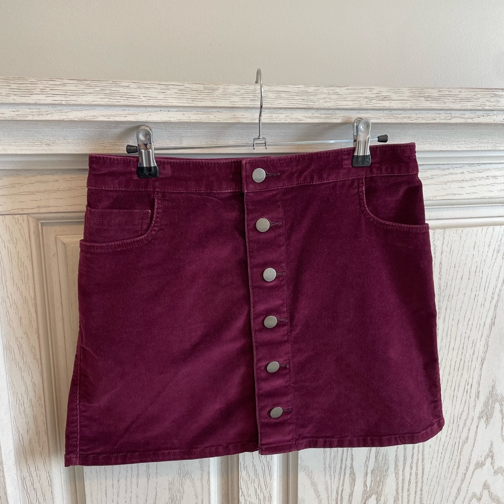 Express Women's Burgundy Wine Maroon Button Up Corduroy Mini Skirt Size 4